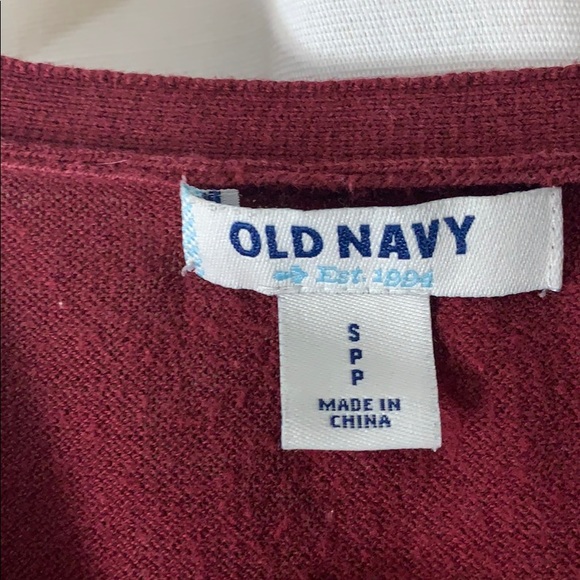 🍁 Basic Maroon Cardigan - Picture 2 of 5